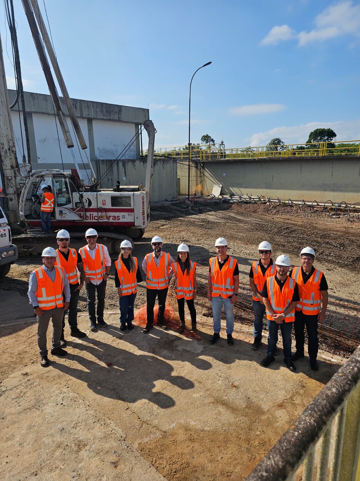 Equipe da Profitto em ambiente de obra de infraestrutura