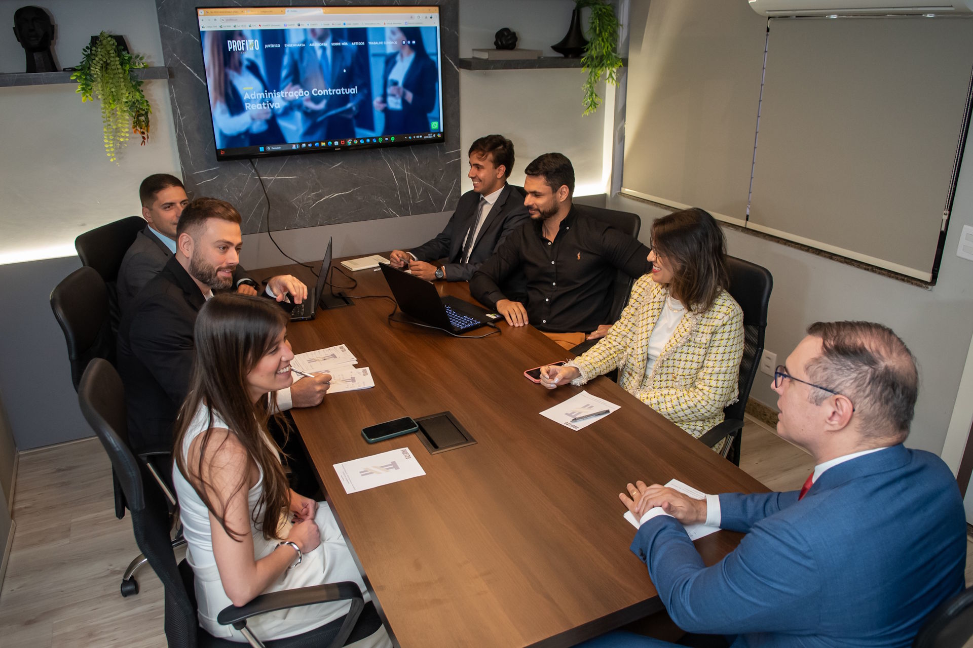 Equipe da Profitto em reunião técnica